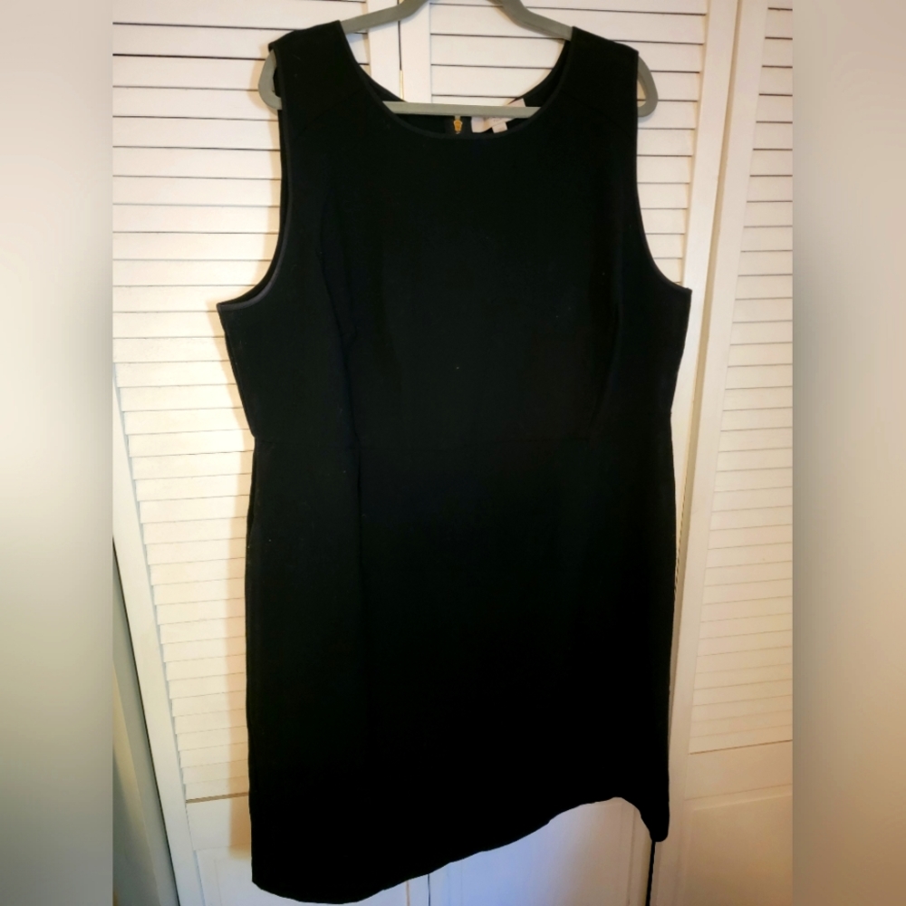 Loft LBD Size 22